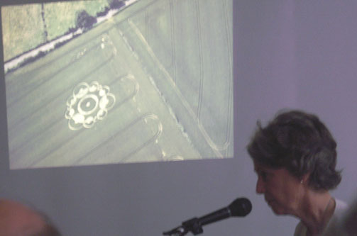 Lucy Pringle devant une tr&egrave;s belle formation
