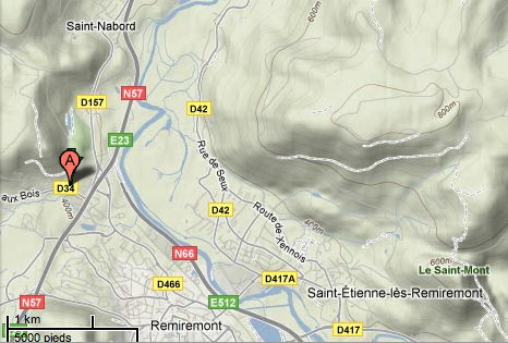 Collines &agrave; l'est du t&eacute;moin
